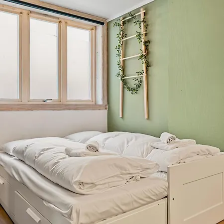 Explore The City! I 500m To Torget I Self Check-in Lejlighed *